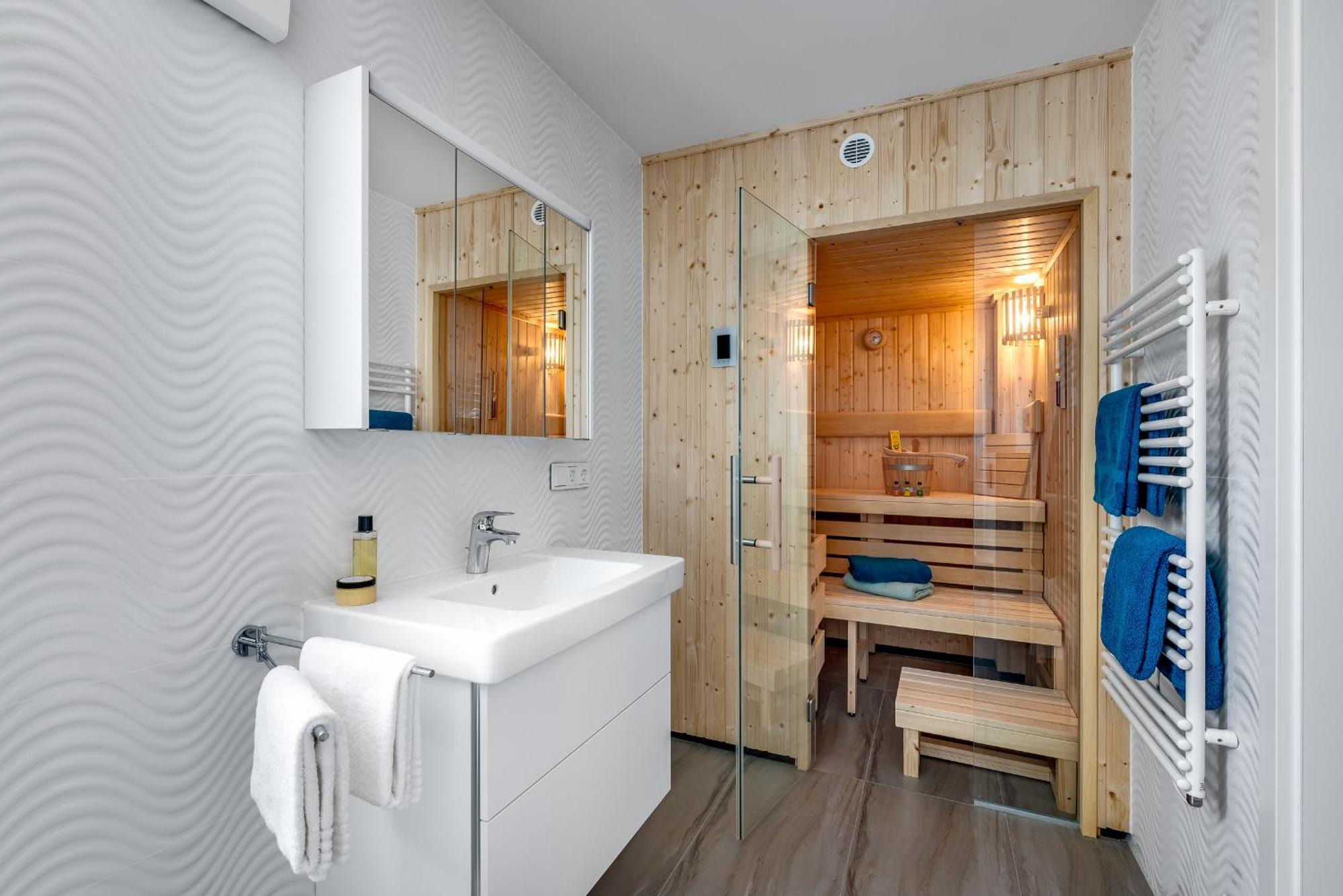 Brise- Direkt Am Wasser, Hafenblick, Fahrstuhl, Sauna, Ueberdachter Balkon Олпениц Екстериор снимка
